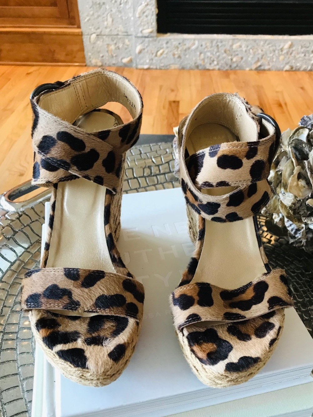 BOHO-CHIC STUART WEITZMAN CALF HAIR LEOPARD ESPADRILLE WEDGE STATEMENT SANDAL - Picture 7 of 14